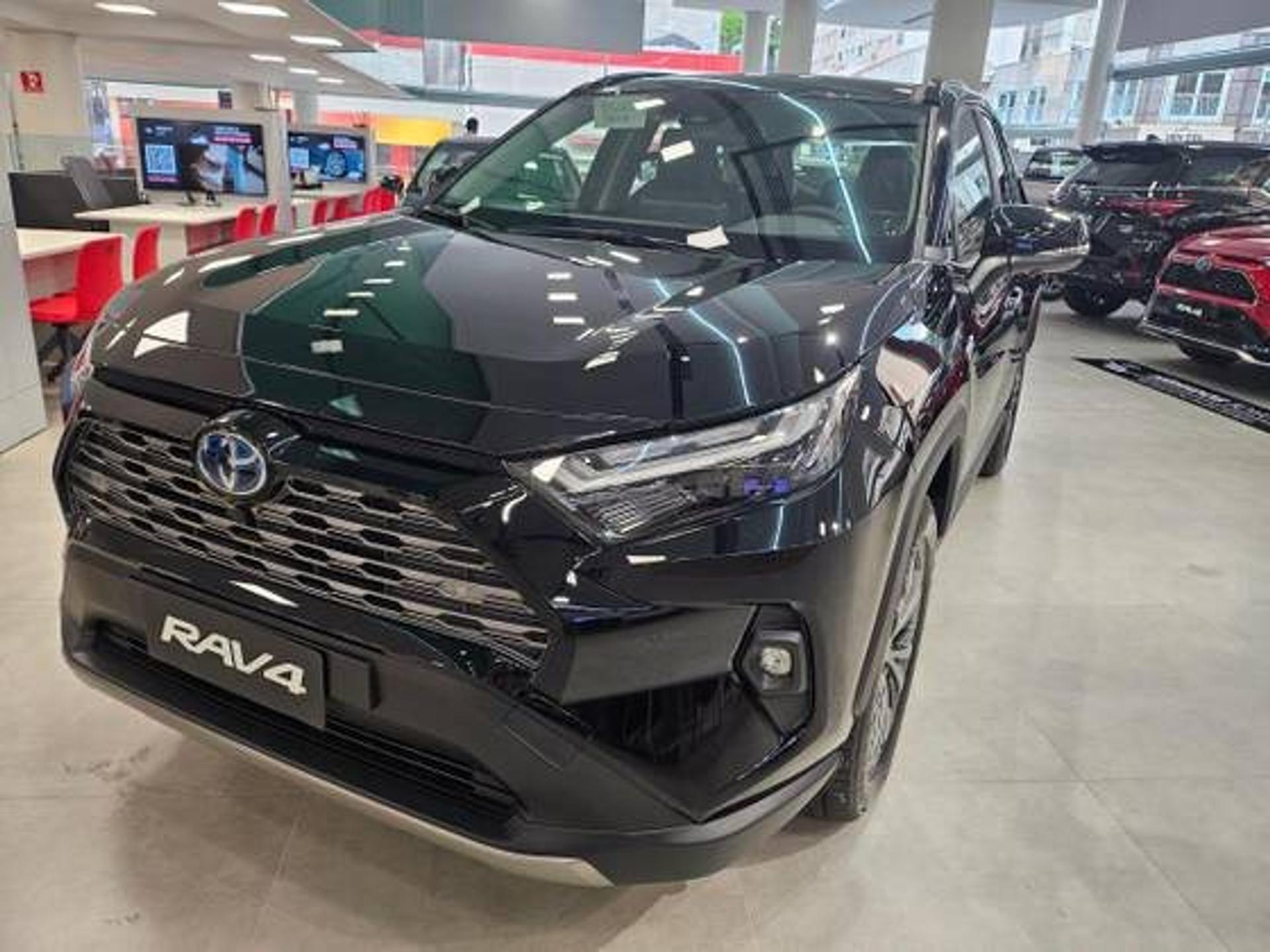 Toyota RAV4 desbanca Ford F-150 e conquista o posto de carro mais vendido dos EUA