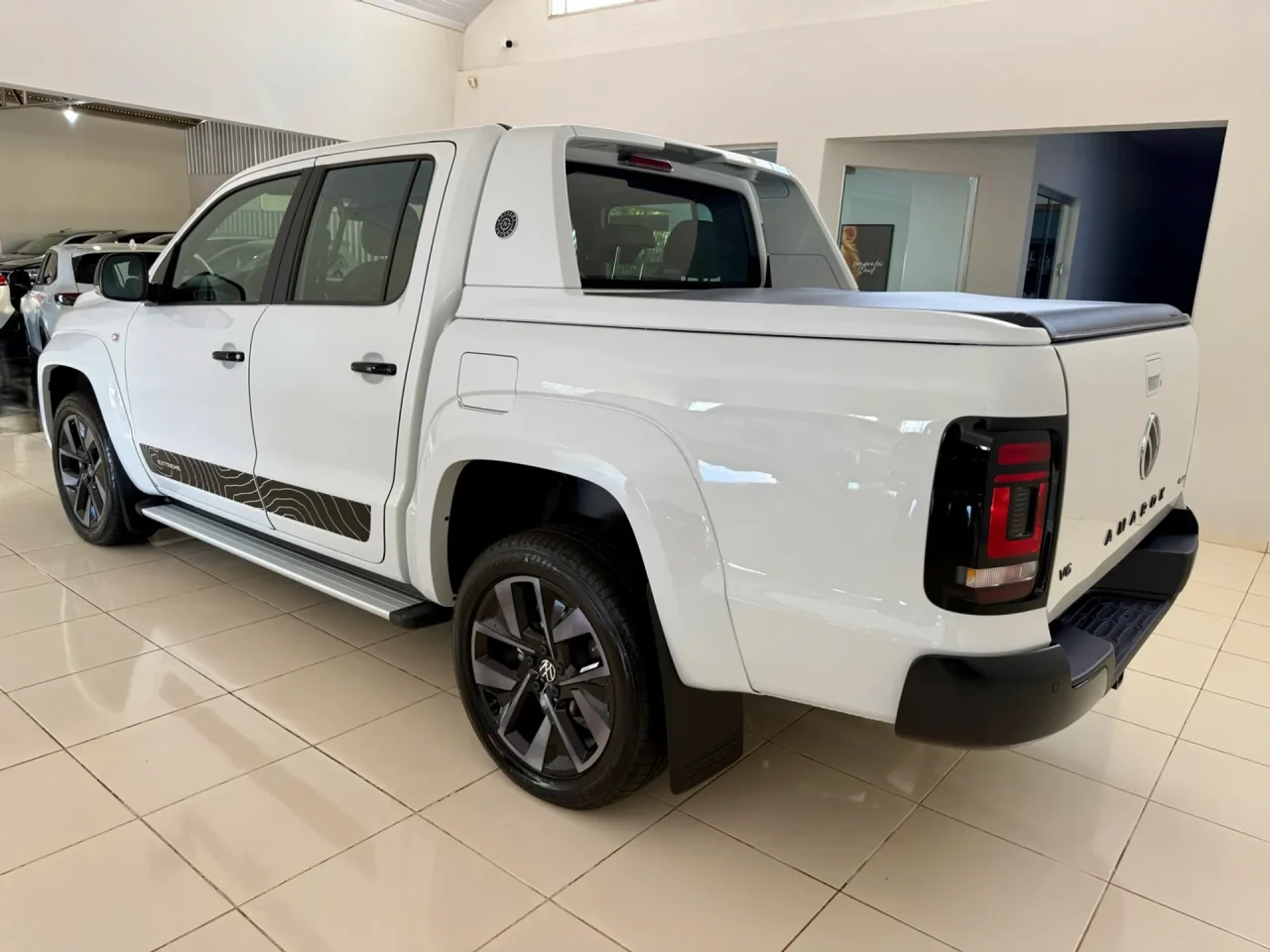 Volkswagen Amarok Confortline é liberado com desconto de R$ 66 mil para esvaziar estoque