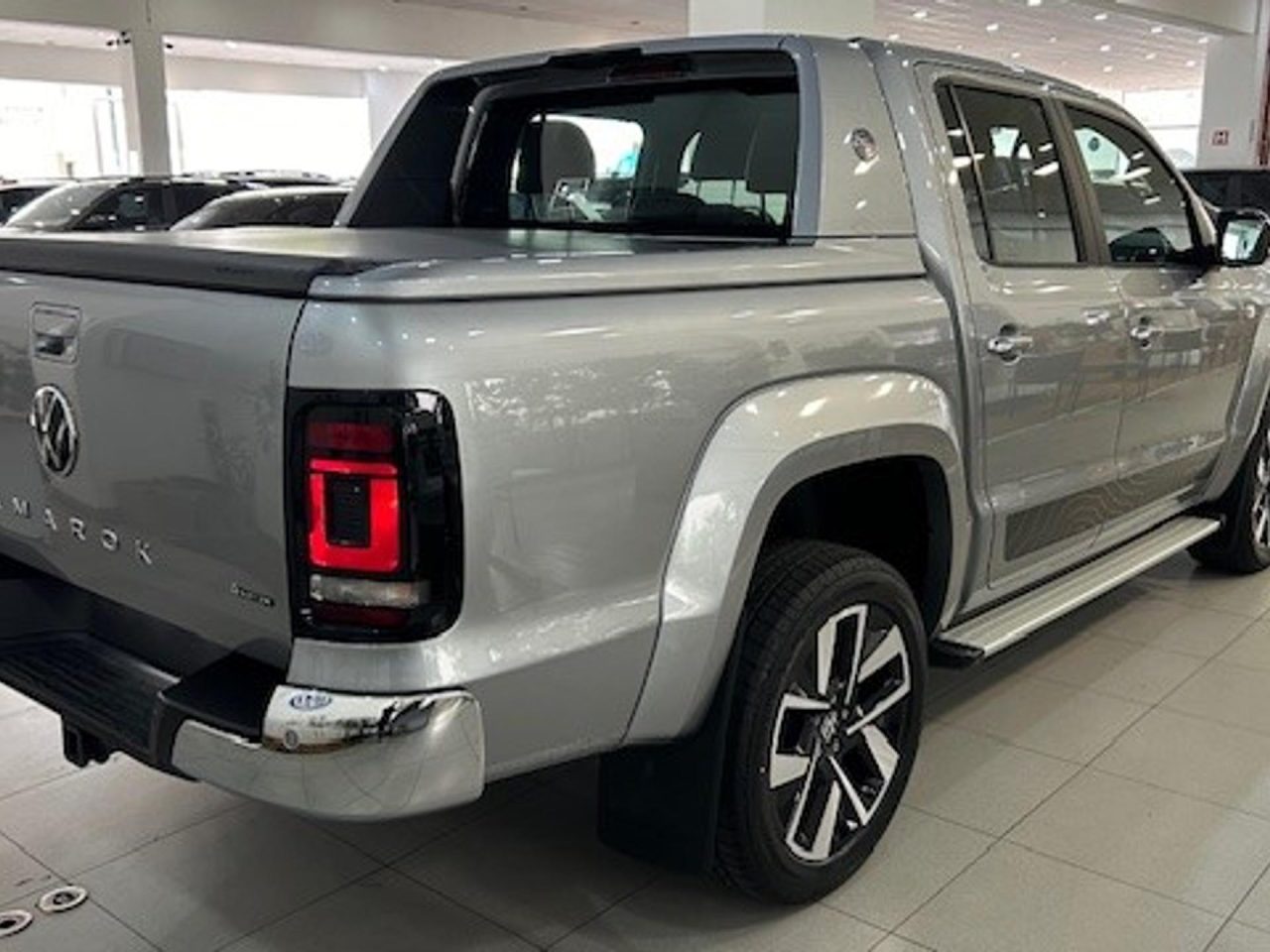 Volkswagen Amarok está sendo vendida com descontão de até R$ 66 mil em fevereiro