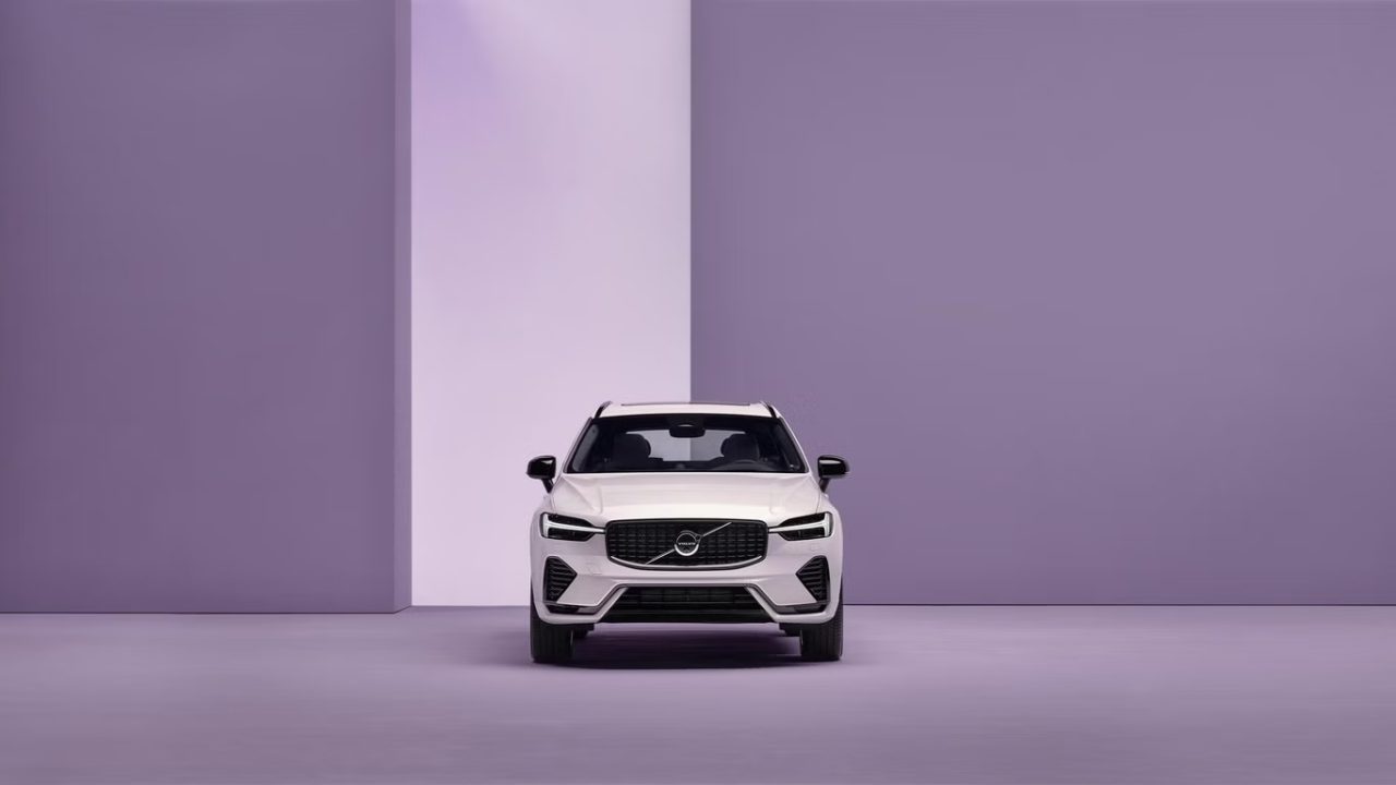 Volvo XC60 2026: SUV recebe atualização visual e tecnológica discreta