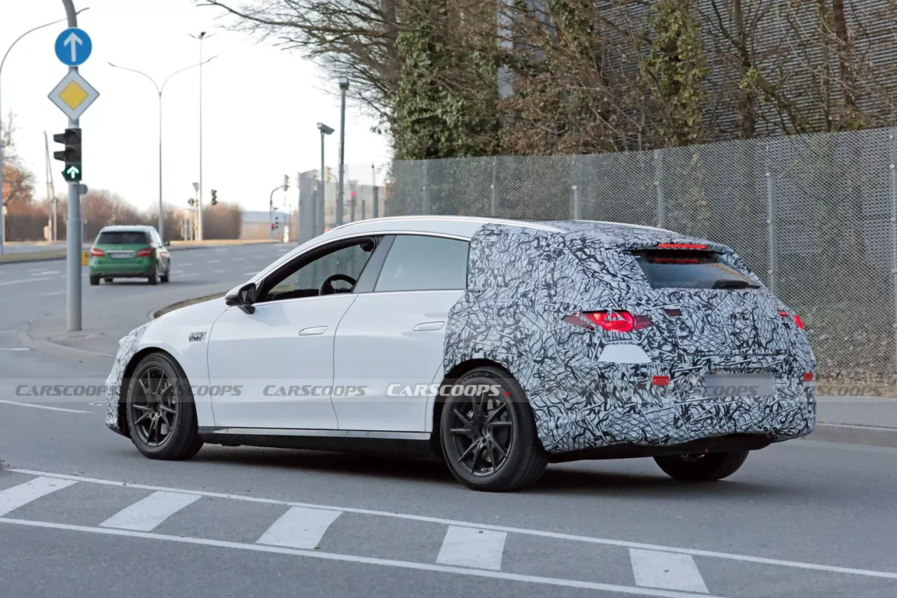 Mercedes-Benz CLA Shooting Brake 2026 é flagrado com visual elegante