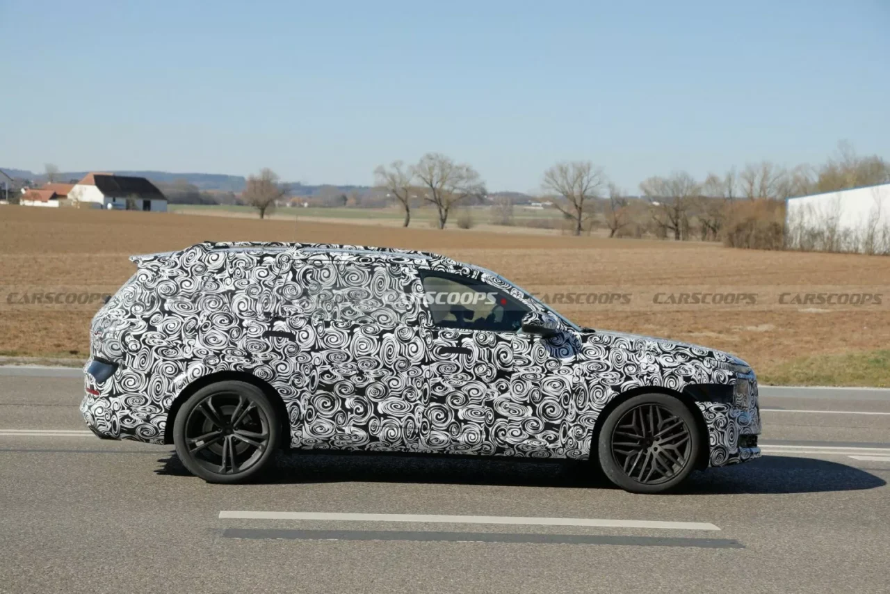 Audi SQ9 2025 é flagrado em testes na Europa com visual renovado