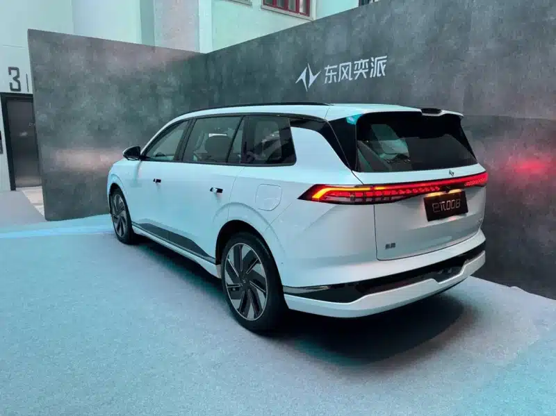 Dongfeng lança crossover elétrico eπ008 com condução inteligente na China