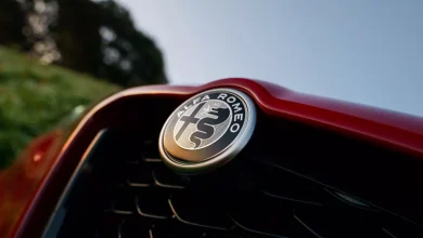 Alfa Romeo Stelvio repaginado chegará em 2026 com opções elétricas e híbridas