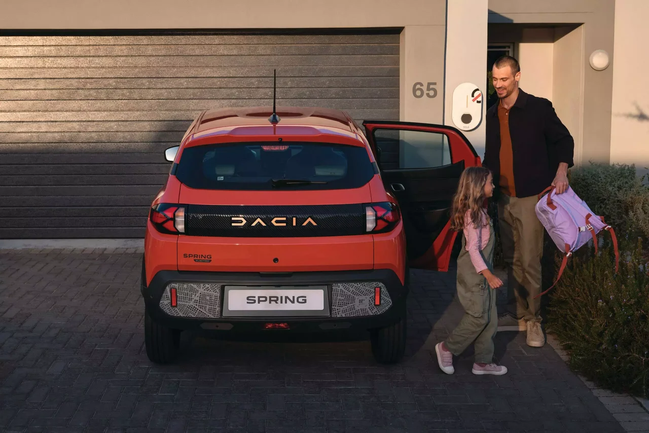 Renault Kwid deve ganhar visual do Dacia Spring em 2026