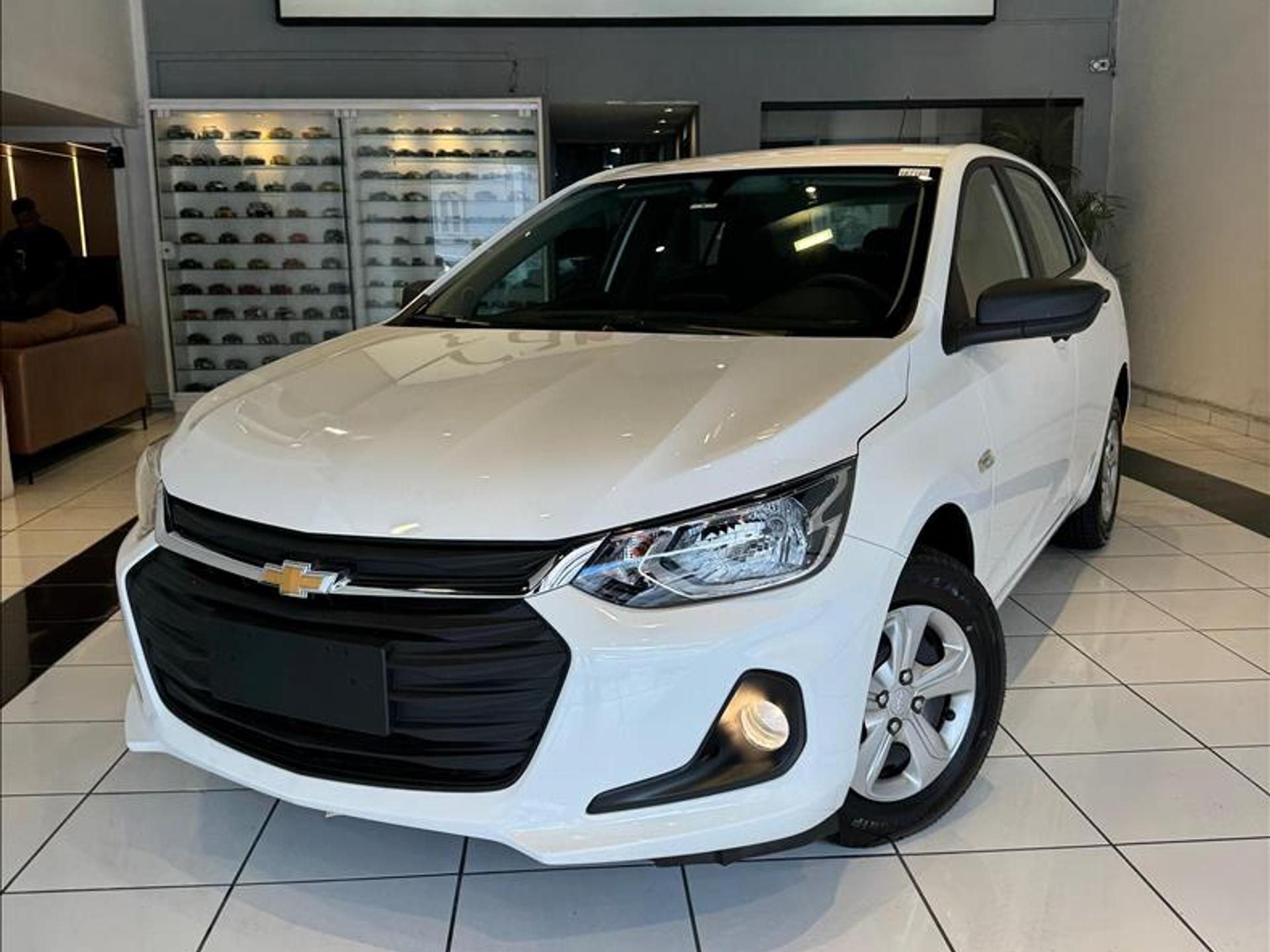 Chevrolet Onix LT Turbo AT com mega oferta: R$ 24,3 mil de desconto para limpar estoque