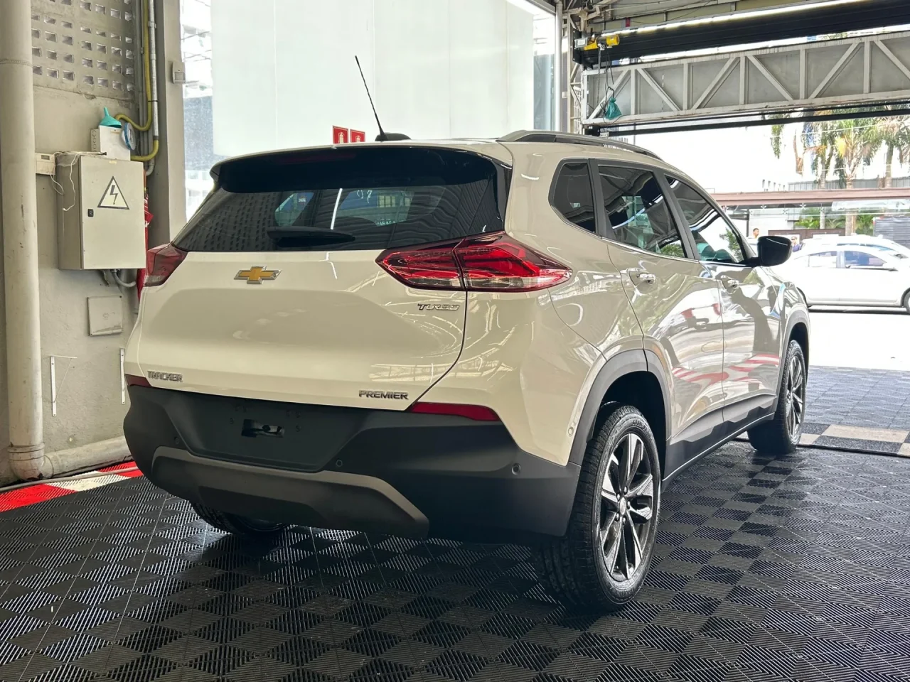 Chevrolet Tracker 2025: veja quanto custa o seguro e revisões em março