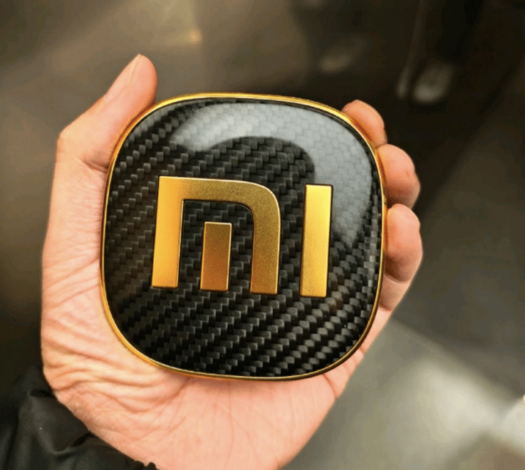 Emblema do Xiaomi SU7 Ultra é furtado na China e revendido por até US$ 200