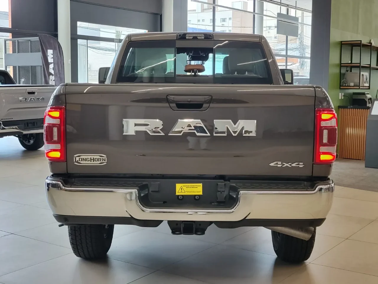 Ram 3500 é liberado com mega desconto R$ 85 mil para limpar estoque