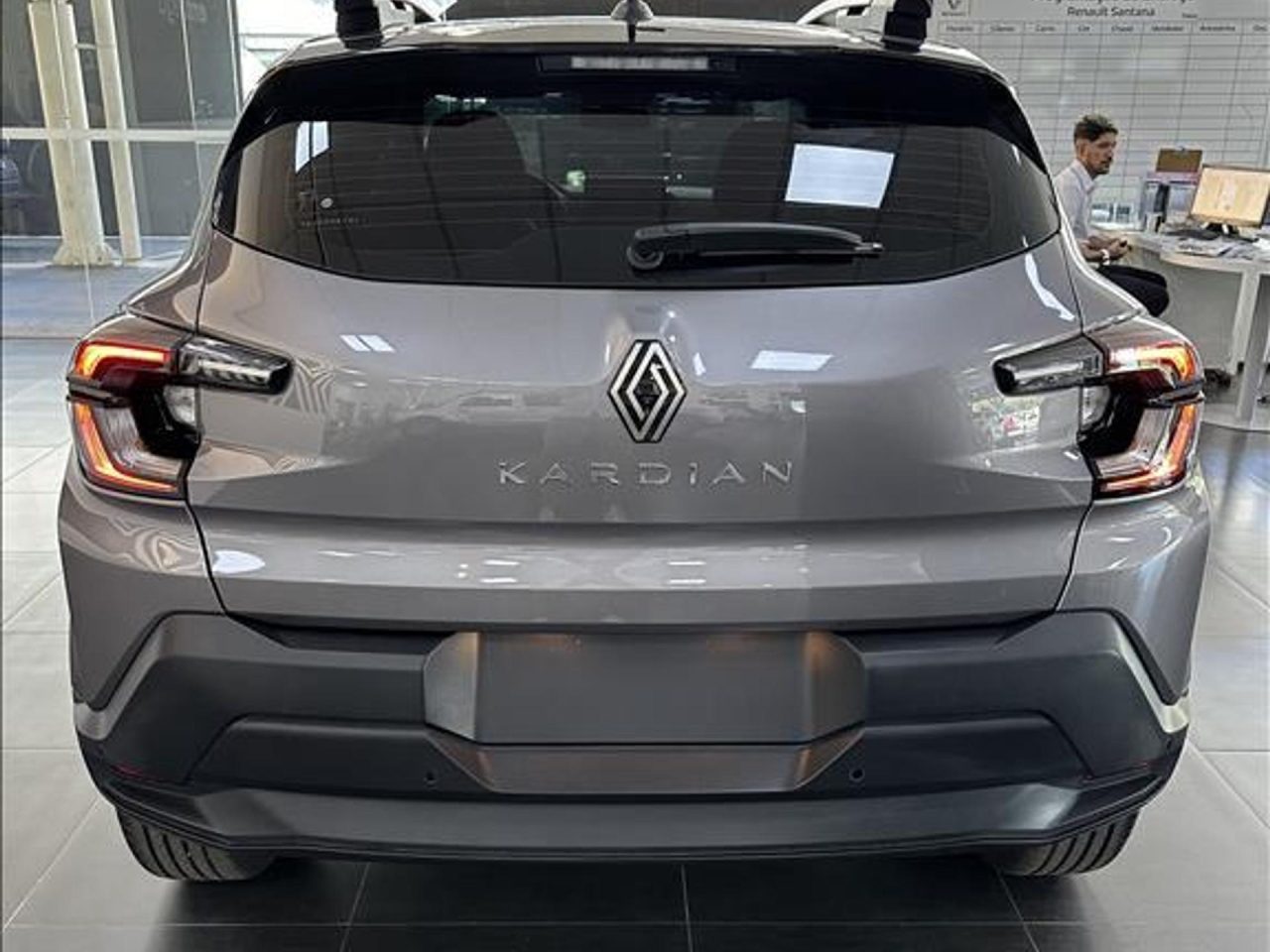 Renault Kardian Evolution AT é anunciado em março com grande desconto de R$ 23.306 para limpar estoque