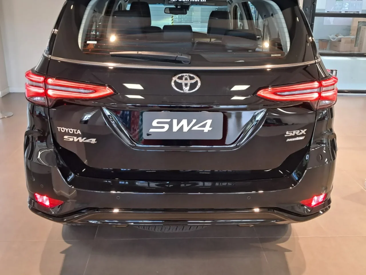 Toyota SW4 tem aumento de preço de até R$ 13.900 e agora custa R$ 460 mil