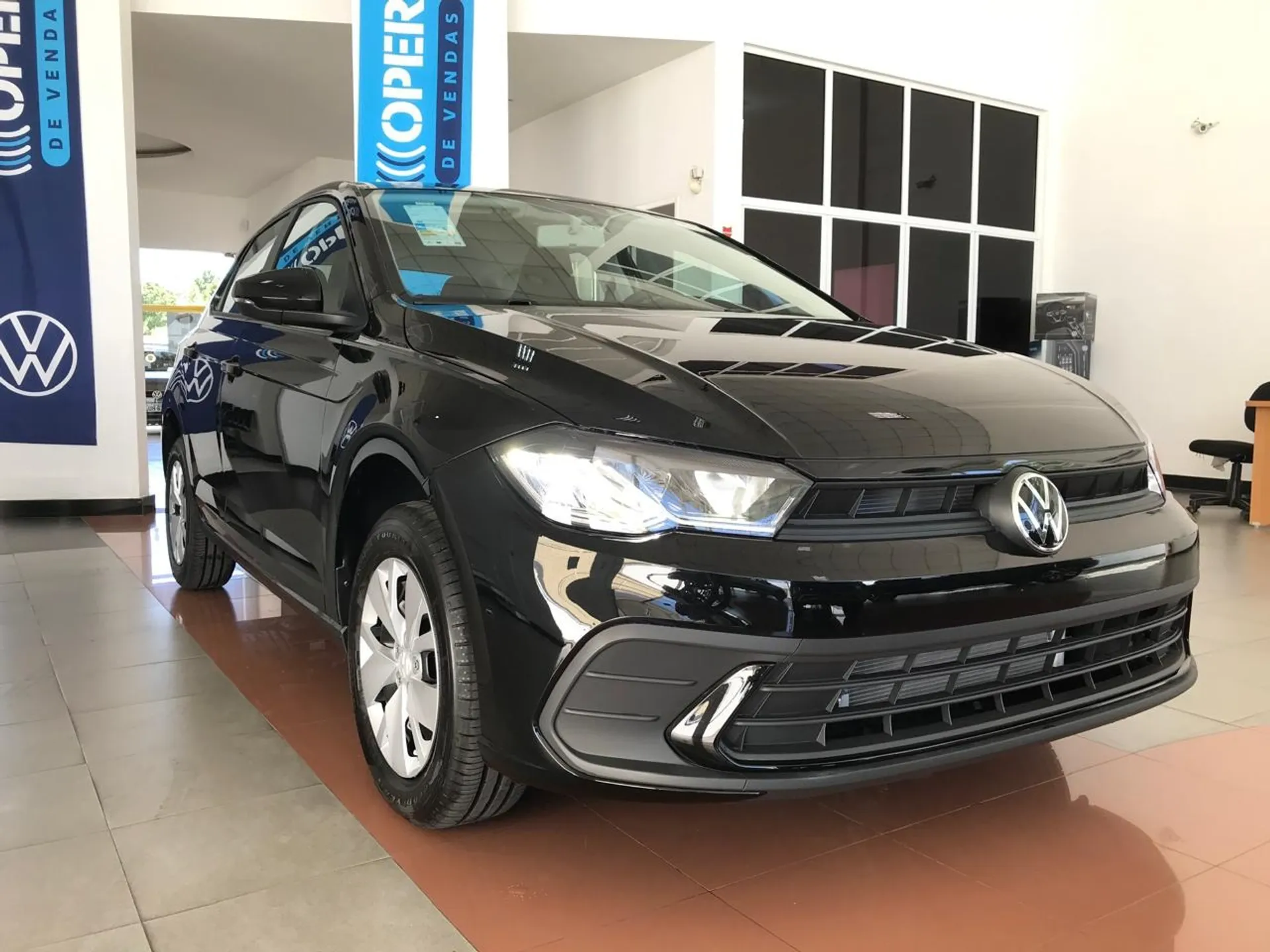 Volkswagen Polo Sense é liberado em março com mega desconto R$ 18.590 para esvaziar estoque