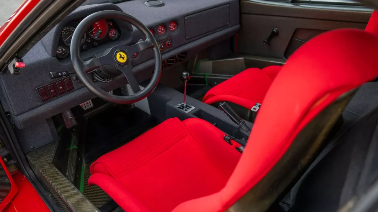Ferrari considera retorno do câmbio manual em modelos icona exclusivos