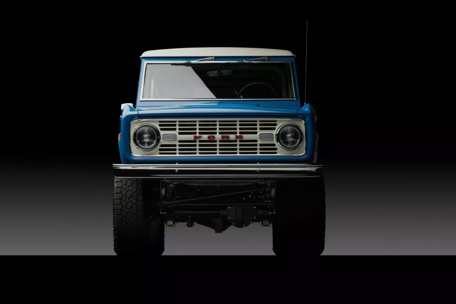 Ícone 4x4 eletrifica o clássico Bronco com bateria de 105 kWh