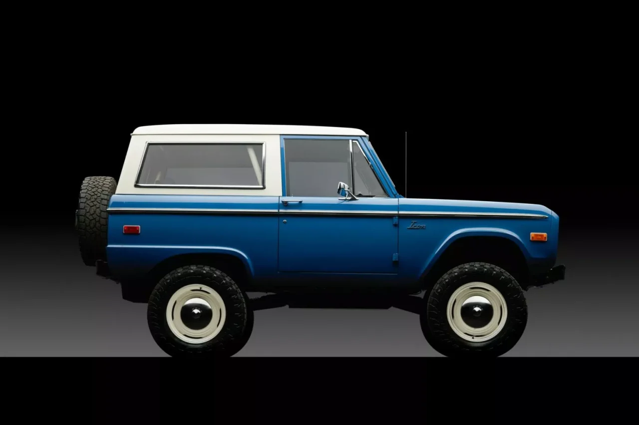 Ícone 4x4 eletrifica o clássico Bronco com bateria de 105 kWh