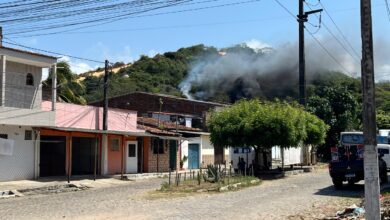 Incendio atinge area de mata em Felipe Camarao Zona Oeste de Natal