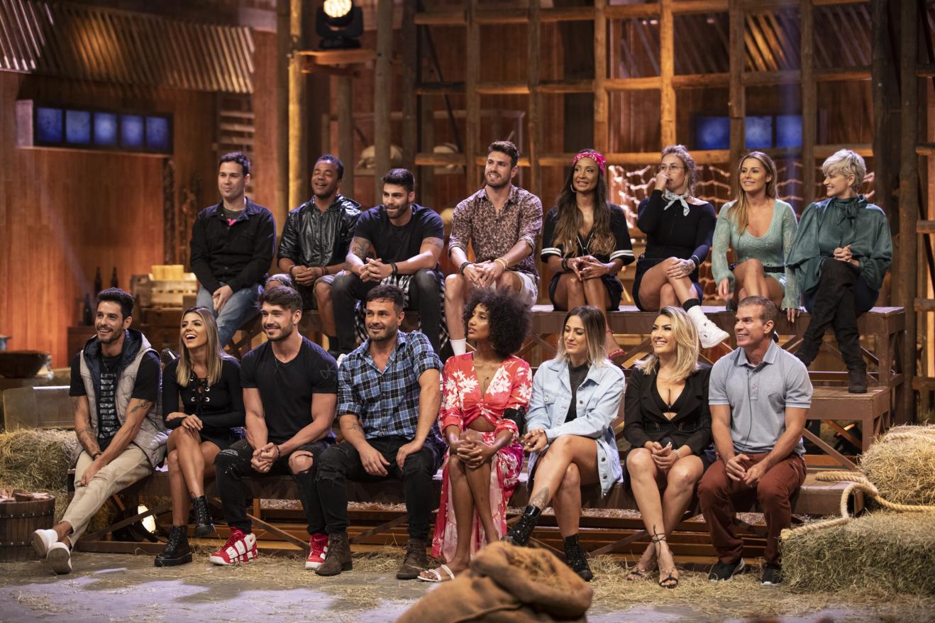 Elenco da décima primeira temporada do reality show A Fazenda, em exibição na Record. (Foto: Edu Moraes/Record TV)