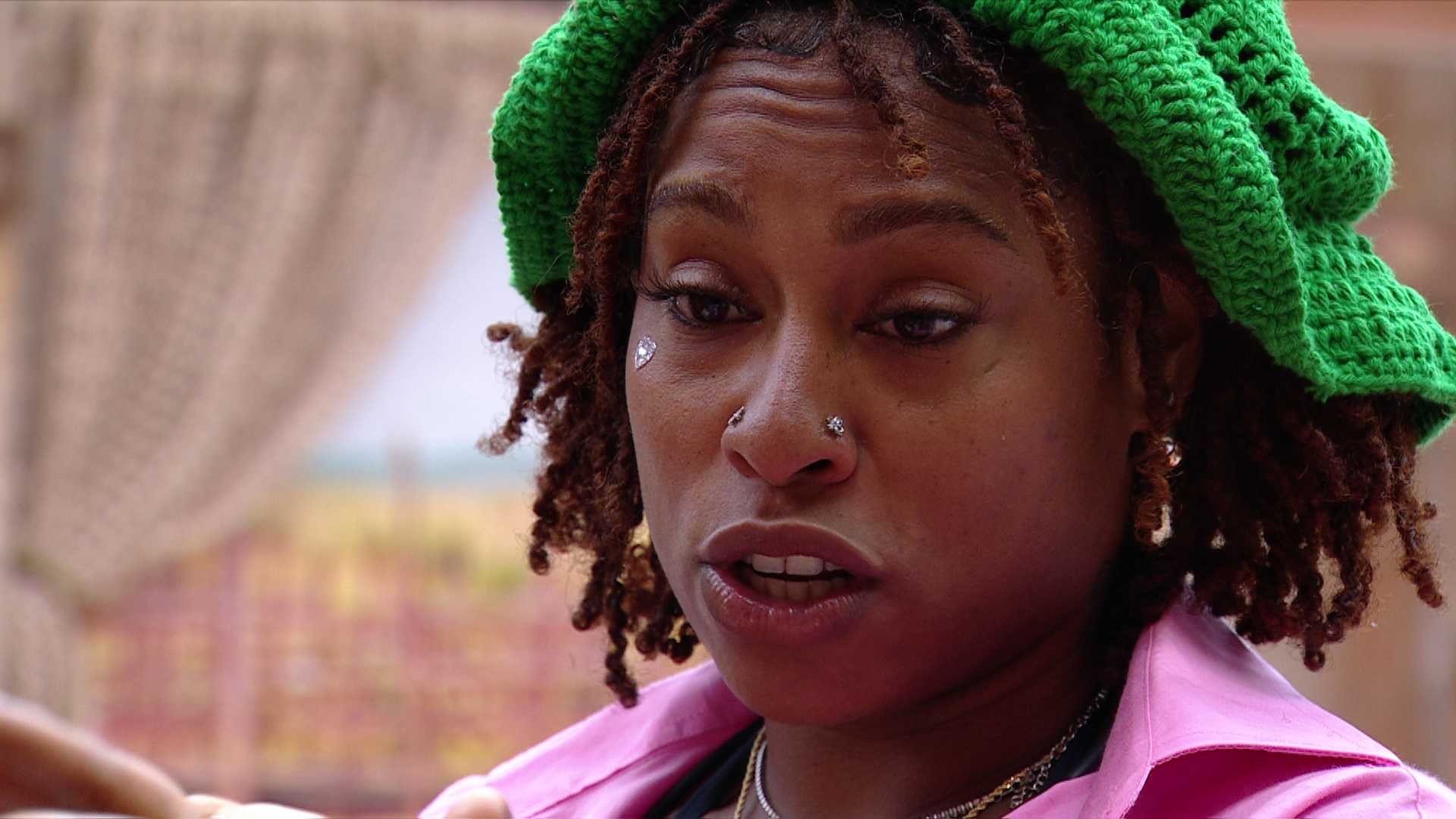 Camilla se emociona após vídeo do Anjo no BBB 25 e Thamiris afirma: 'Igual uma caixa d'água chorando'