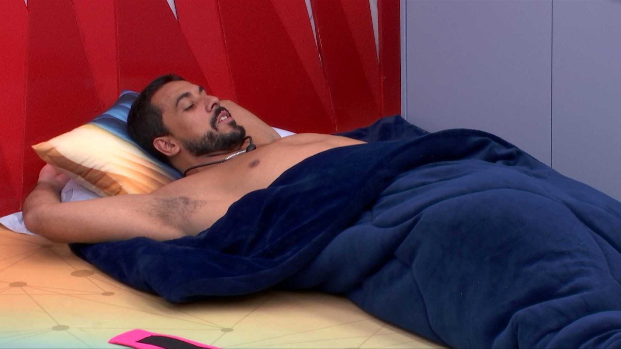 BBB 25: Maike questiona aliança de Aline e Vinícius com outros participantes 2 Brothers comentam beleza de Giovanna no BBB 25: 'Perfeitíssima'