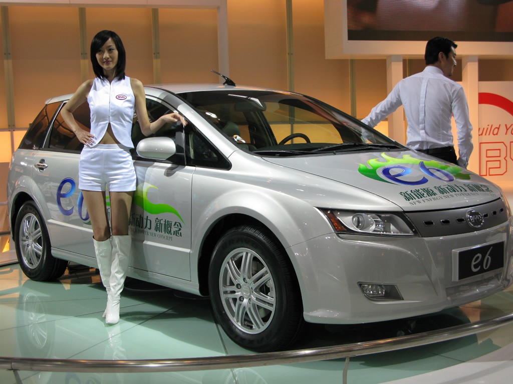 BYD-e6-carro-elétrico