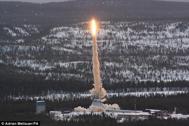 O DNA foi anexado na frente do foguete e voltou praticamente intacto de uma viagem ao espaço. Foto: Reprodução/Daily Mail 