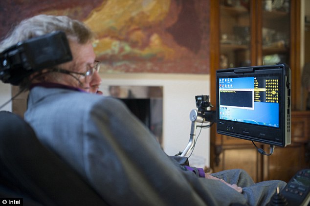 As alegações de Stephen Hawking foram ditas hoje (2) em um evento realizado em Londres. Foto: Reprodução/Intel