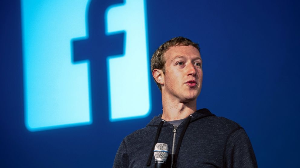 Mark Zuckerberg também defendeu a política de nomes reais para os usuários do Facebook. Para ele, a identificação através dos nomes legais das pessoas incentiva a prestação de contas entre os usuários. (Foto: Divulgação) 
