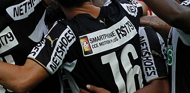 liquidacao-maluca-patrocinador-do-botafogo-chama-atencao-1425255231952_615x300