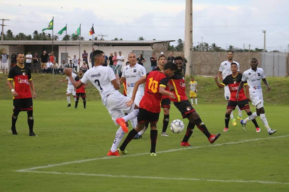 Globo faz valer o mando de campo e bate o ABC por 1 a 0