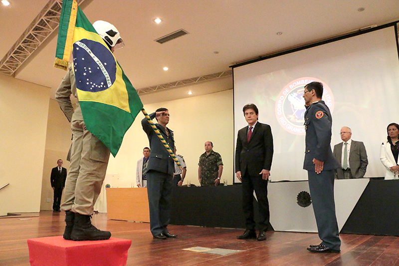 Robinson Faria empossa novo comandante do Corpo de Bombeiros