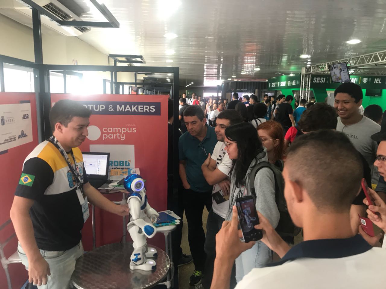 Robô NAO é sucesso na Campus Party