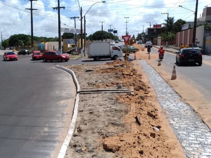 Caern faz intervenções na Avenida Ayrton Senna