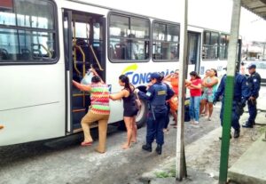 ônibus em Felipe Camarão