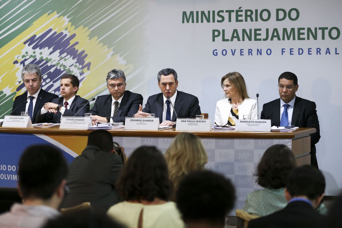 Ministro do planejamento revela que não há previsão para novos concursos em 2019