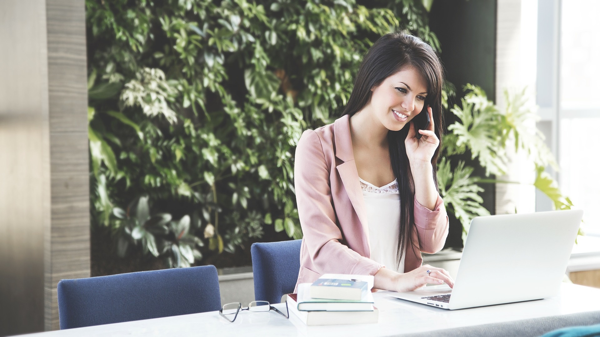 Confira seis passos para ter um bom desempenho em uma entrevista de emprego PORTALN10