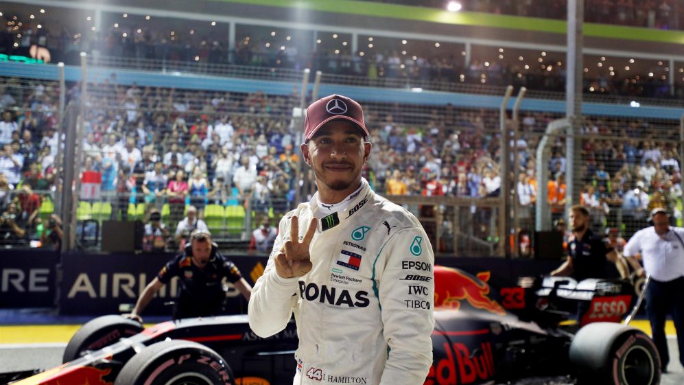 Hamilton vence em Singapura e amplia vantagem sobre Vettel