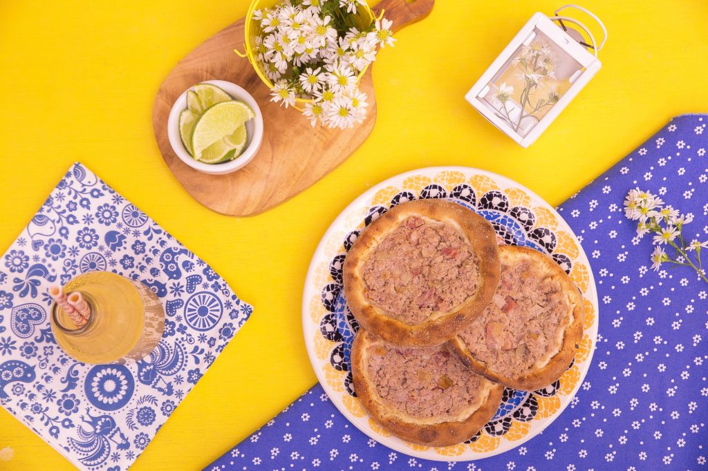 Finna ensina como fazer Esfirra aberta de Carne