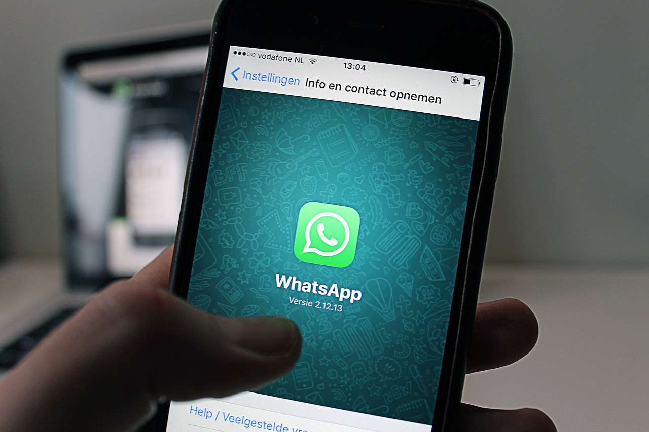 Caern faz um alerta sobre golpes no WhatsApp