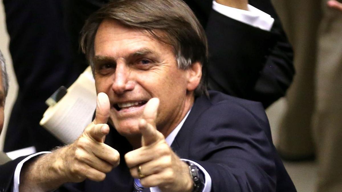 Decreto que facilita posse de armas deve ser assinado nesta terça BOLSONARO