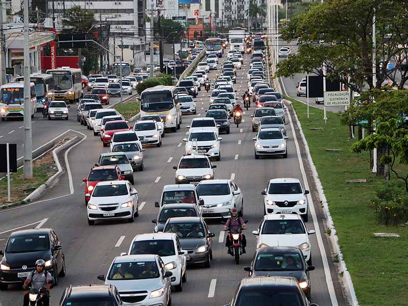 Carros com placas finais 3 e 4 pagam licenciamento nesta semana