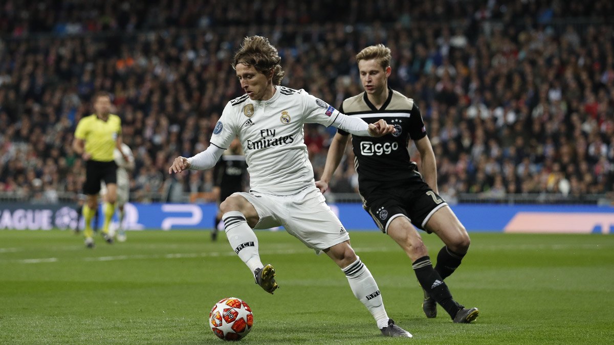 Derrota humilhante para o Ajax agrava crise no Real Madrid