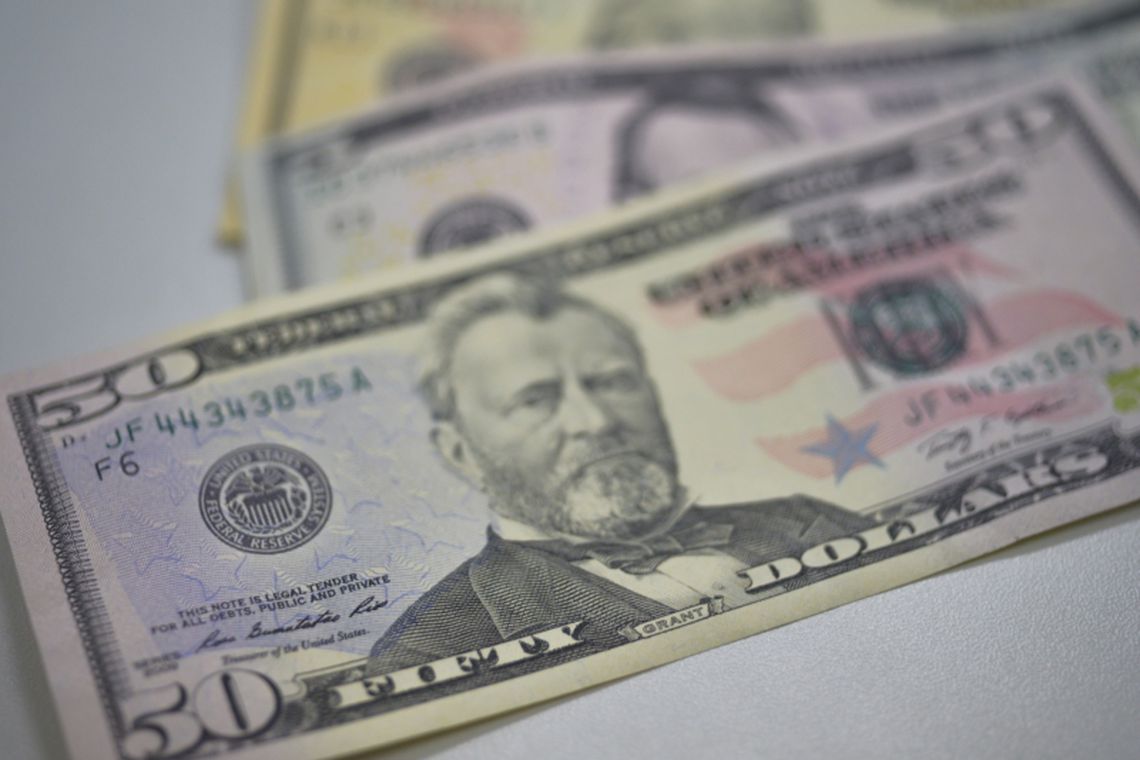 Dólar fecha o dia em alta e atinge o valor de R$ 3,95