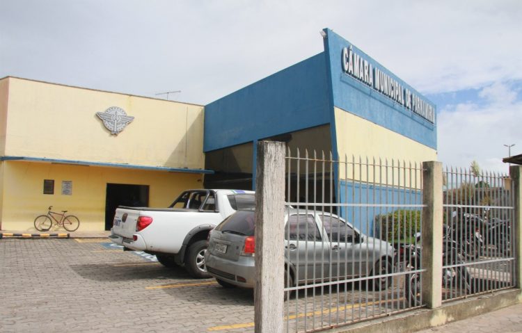 Prefeito sanciona lei e Câmara de Parnamirim fará concurso com 44 vagas