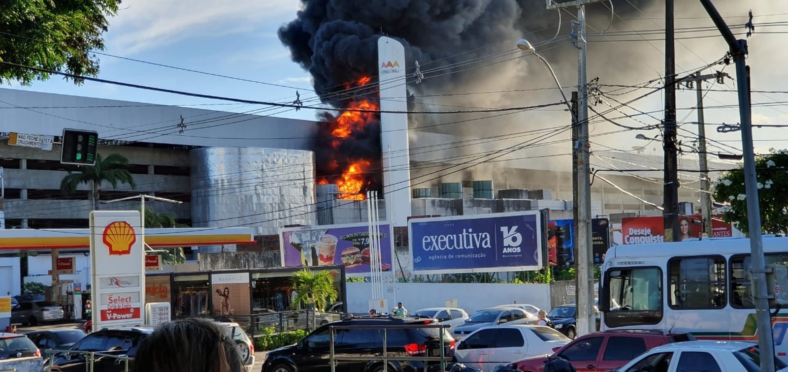 incendio no midway mall