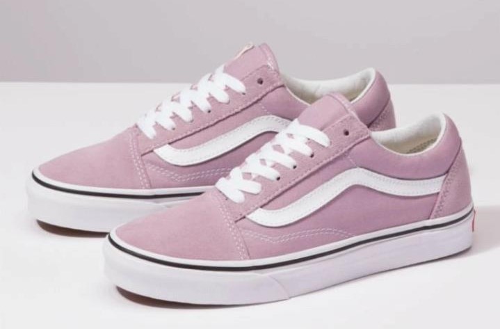 tênis cinza e verde ou rosa e branco Old Skool marca vans