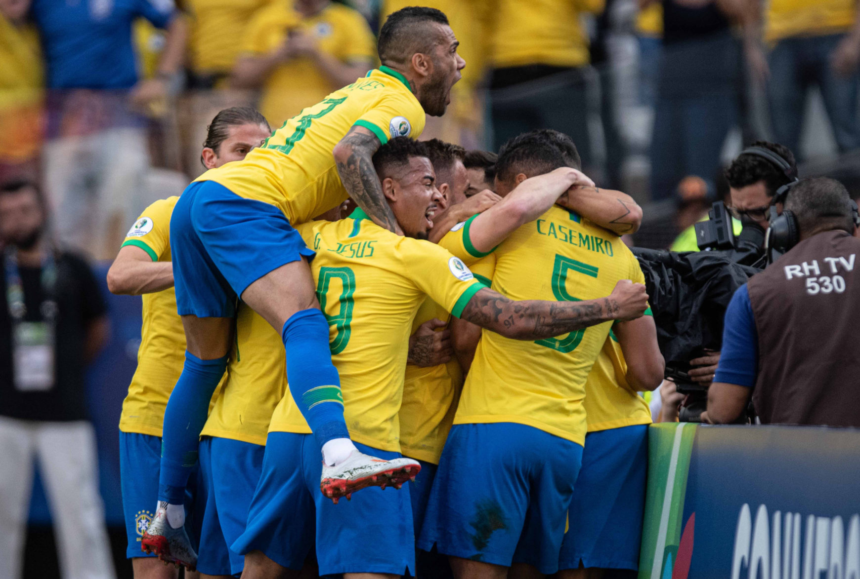 Brasil goleia Peru e avança na Copa América e1561242117151