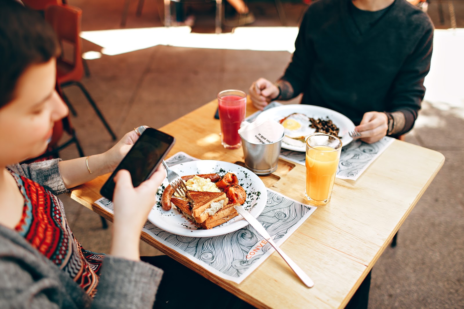 Não sabe o que pedir no restaurante O Google Maps lhe mostra os pratos mais populares