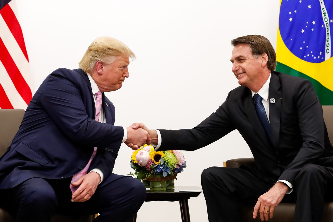 Trump diz a Bolsonaro que visitará o Brasil