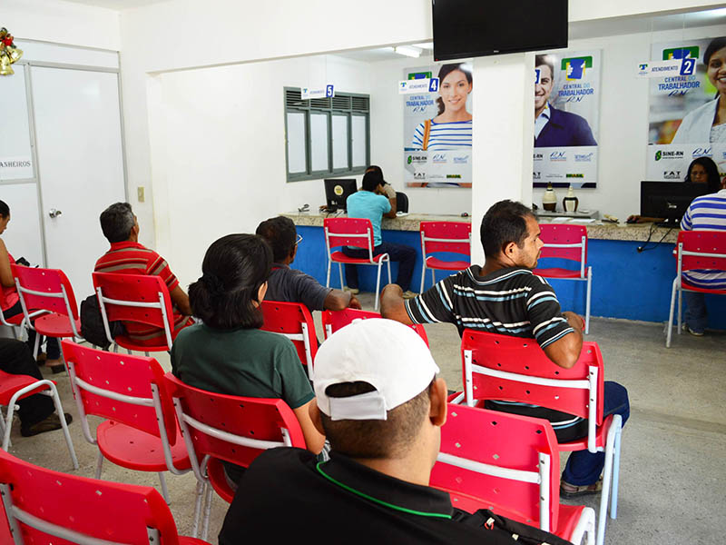 Restaurante abre 200 vagas de emprego para trabalhadores do interior do RN