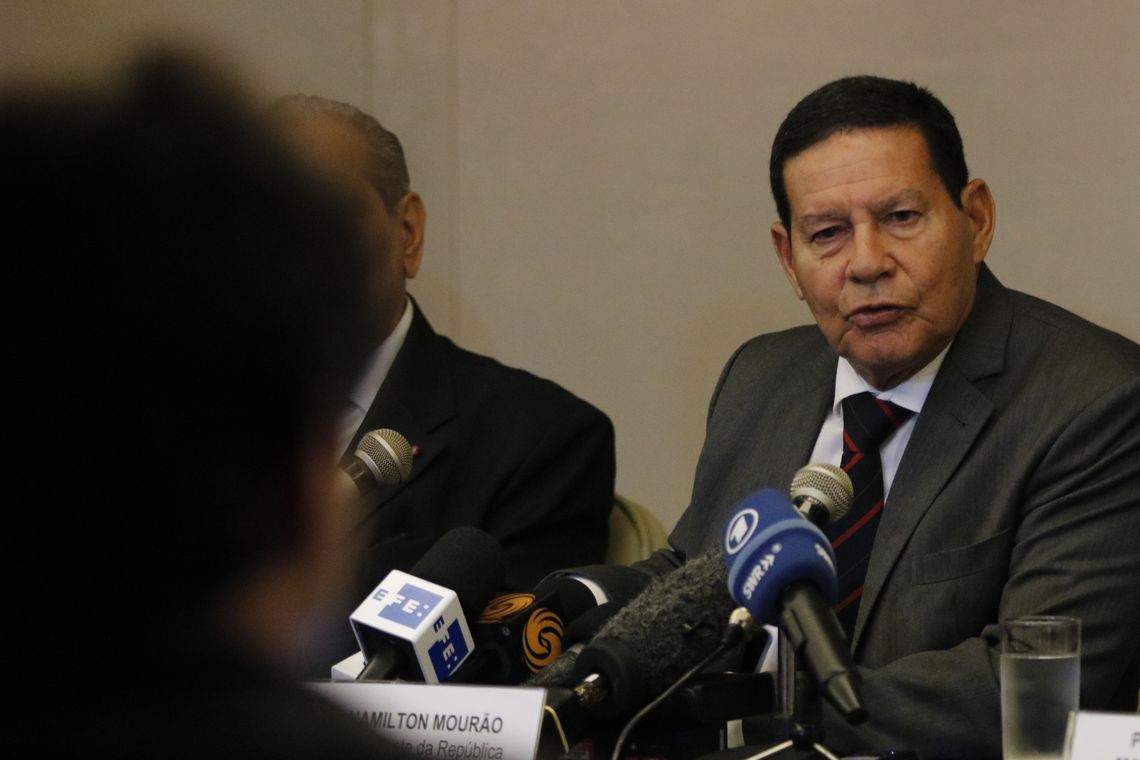 Mourão diz que haverá enxugamento gradativo do funcionalismo público